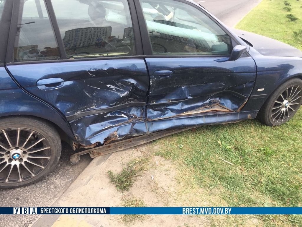 BMW и Peugeot. Стали известны подробности ДТП в Бресте
