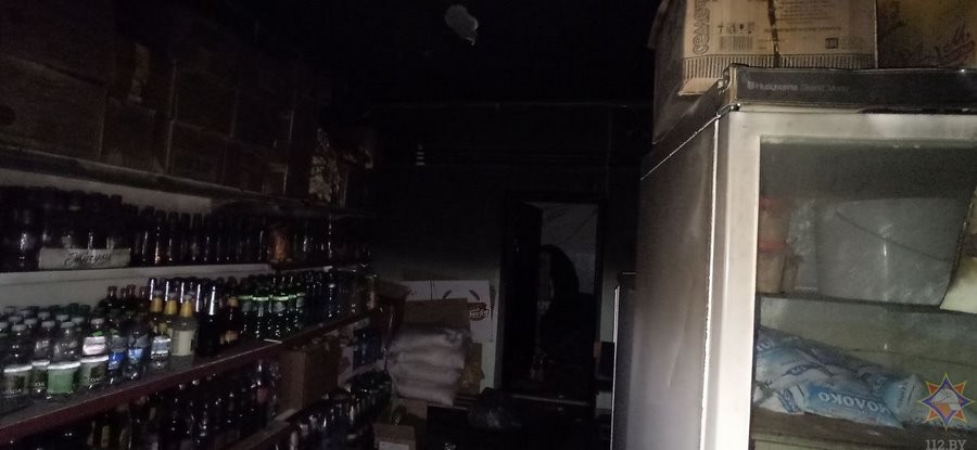 В Дрогичине из-за холодильника случился пожар в магазине