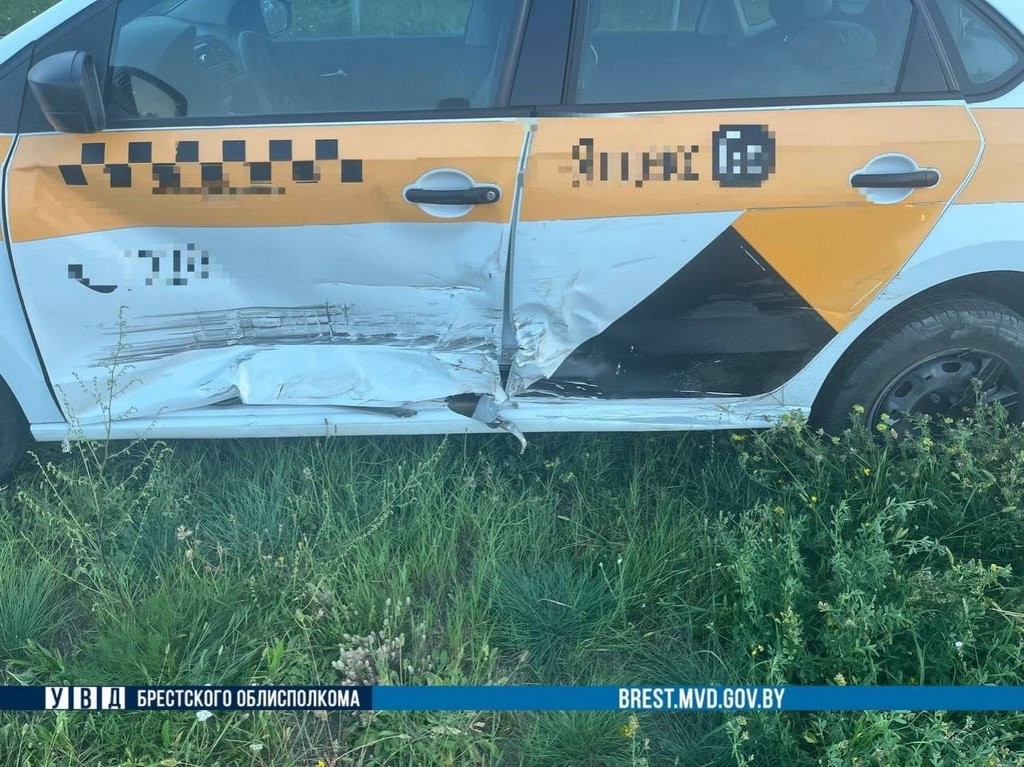 Сегодня в Бресте произошло ДТП с участием такси. Кто виноват?