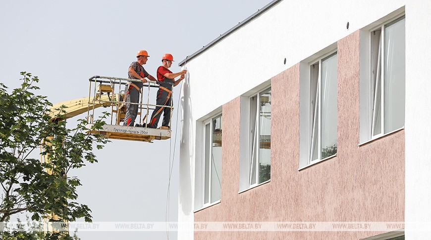 В отдаленном агрогородке Столинского района к школе сделали пристройку для начальных классов