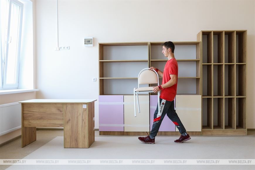 В отдаленном агрогородке Столинского района к школе сделали пристройку для начальных классов