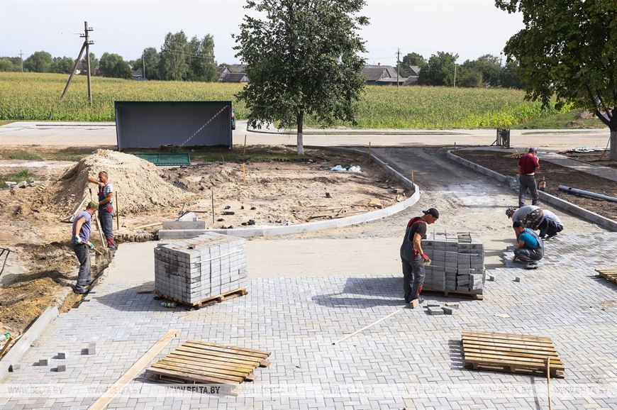В отдаленном агрогородке Столинского района к школе сделали пристройку для начальных классов