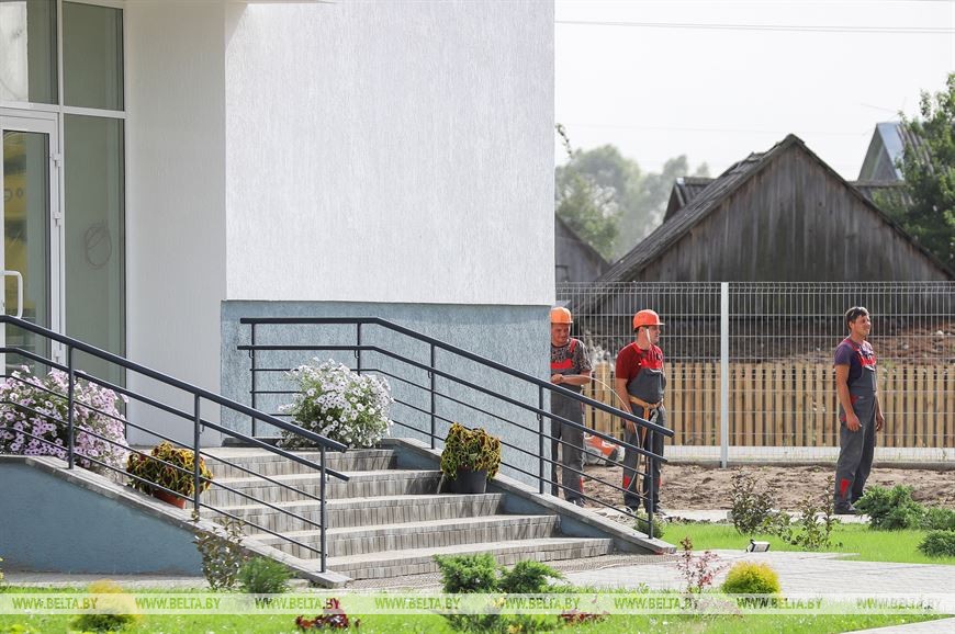 В отдаленном агрогородке Столинского района к школе сделали пристройку для начальных классов