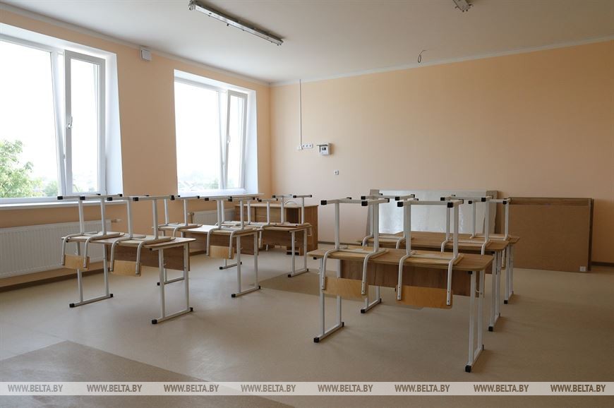 В отдаленном агрогородке Столинского района к школе сделали пристройку для начальных классов