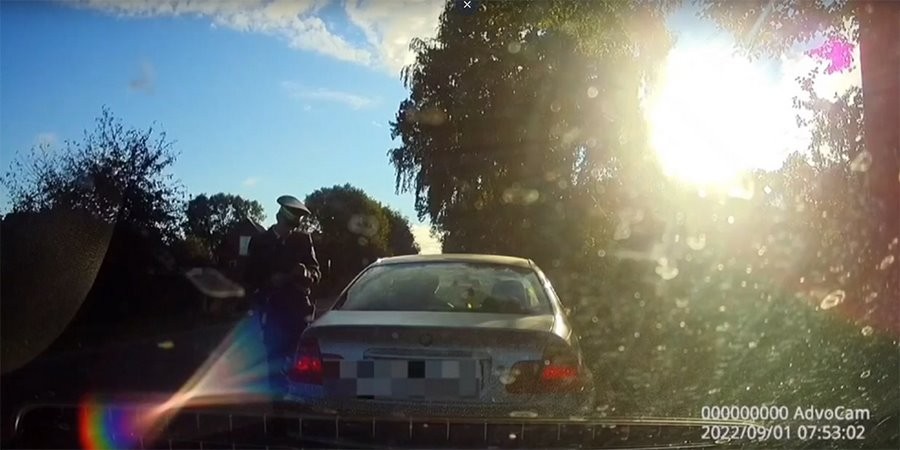 Водитель сел за руль BMW нетрезвым, чтобы отвезти ребенка в школу на День знаний