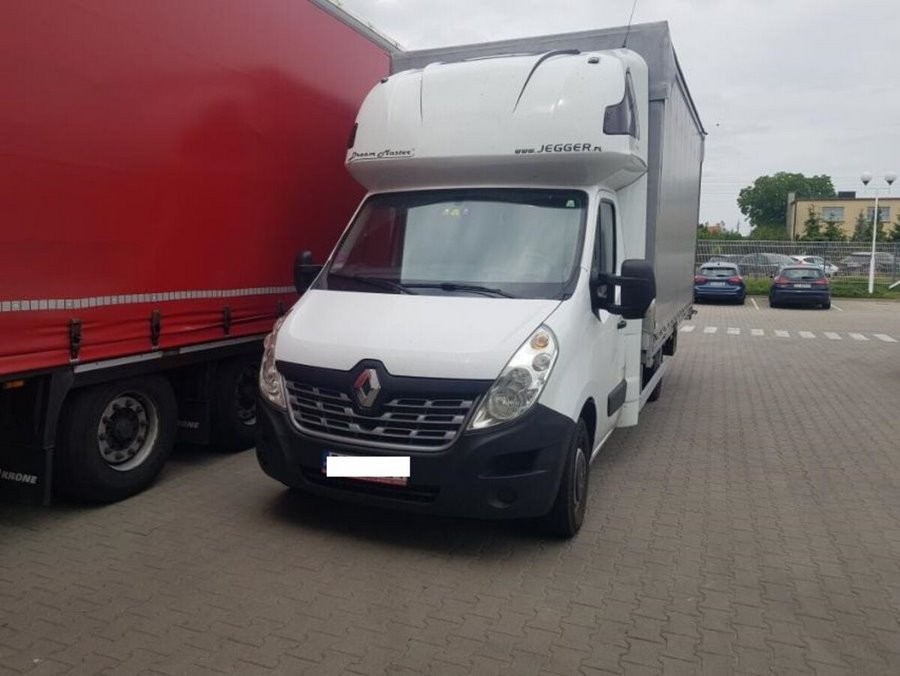 «В день — до 320 злотых». Водитель грузовика переехал в Польшу и рассказал о реальном заработке