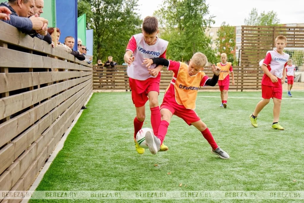 В Белоозерске открыли площадку для мини-футбола