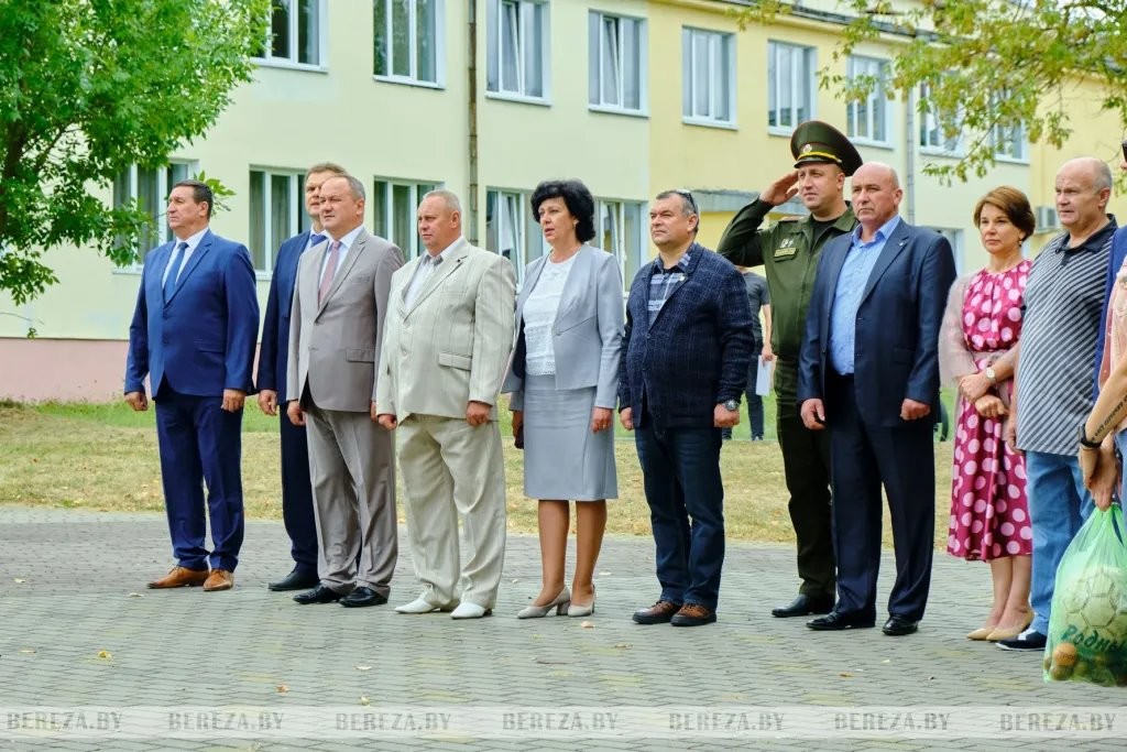 В Белоозерске открыли площадку для мини-футбола