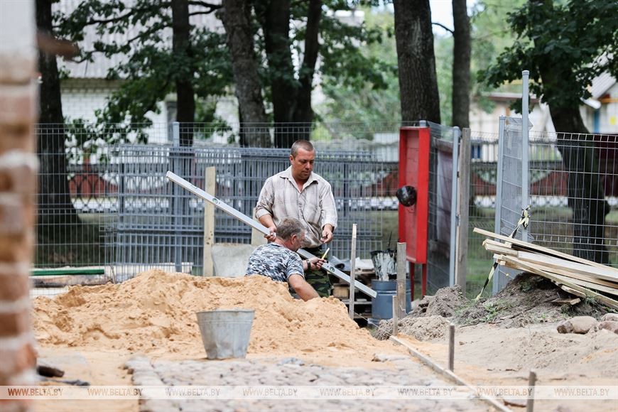 Реставрация каплицы-усыпальницы рода Ожешко в Дрогичинском районе вызывает интерес у туристов