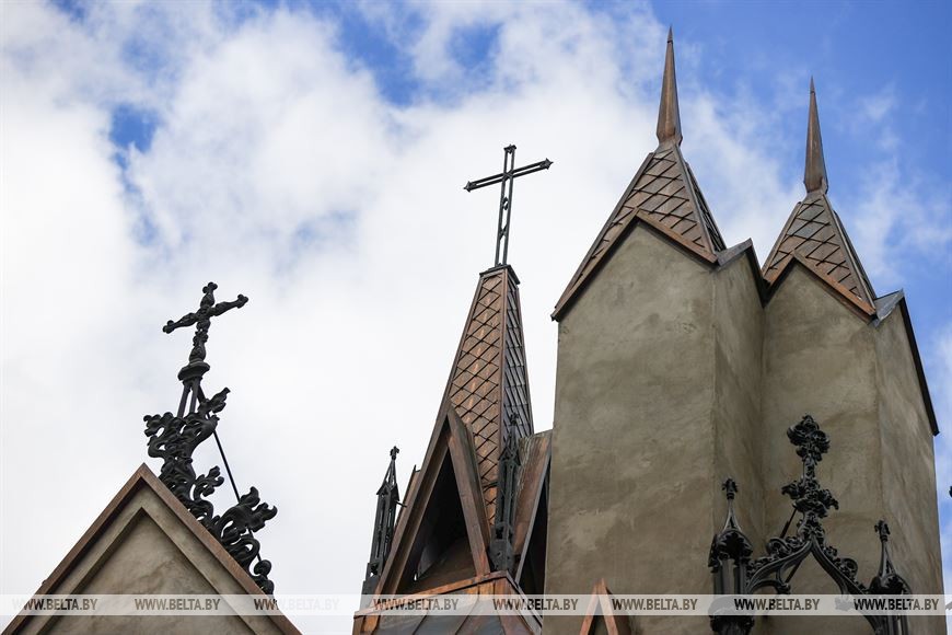 Реставрация каплицы-усыпальницы рода Ожешко в Дрогичинском районе вызывает интерес у туристов