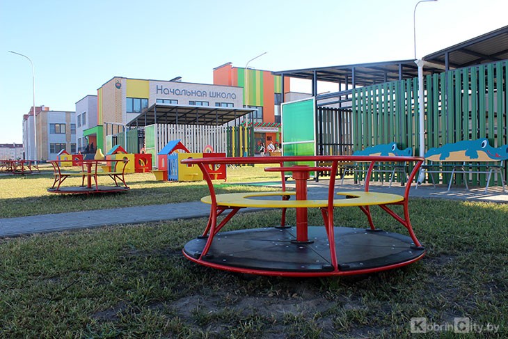 В Кобрине открыли 10-ю школу