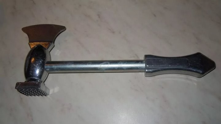 Угрожал кухонным топориком и ножом. Домашнего агрессора заключили под стражу в Барановичах