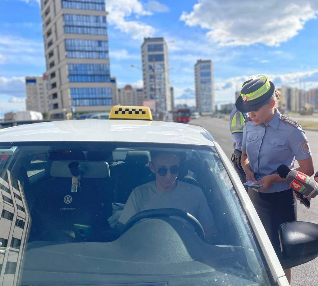 Сколько водителей такси и маршруток штрафовали в Брестской области с начала 2022 года