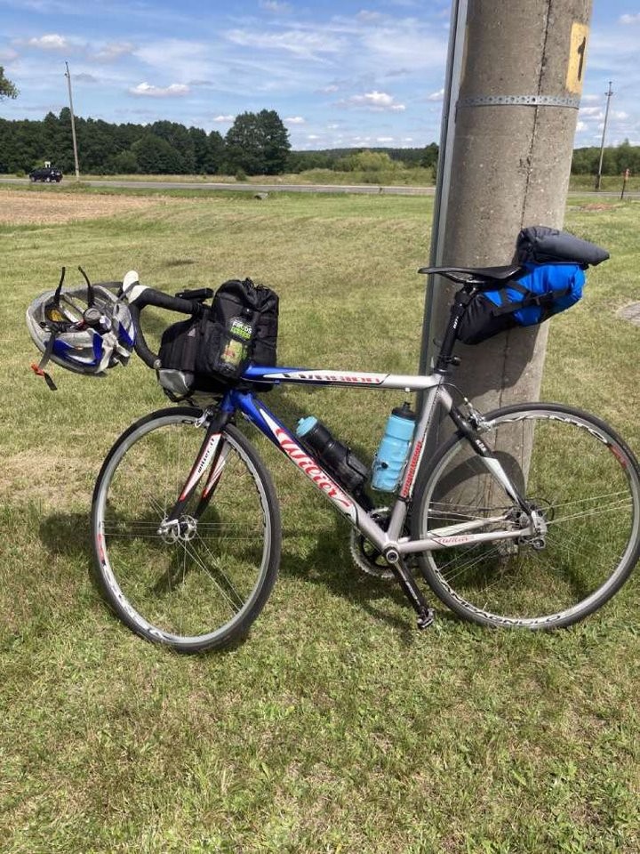 Медик из Кобрина купил велосипед, чтобы ездить на работу, а вскоре проехал марафон на 600 километров