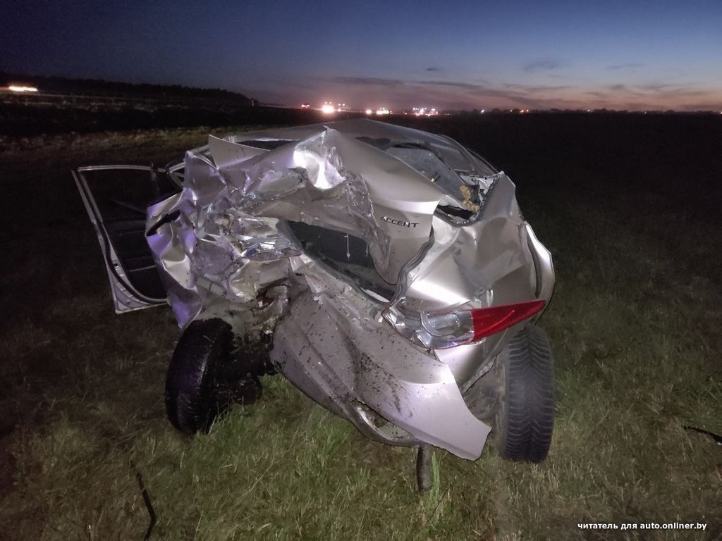 Маршрутка Кобрин-Брест смяла автомобиль на М1