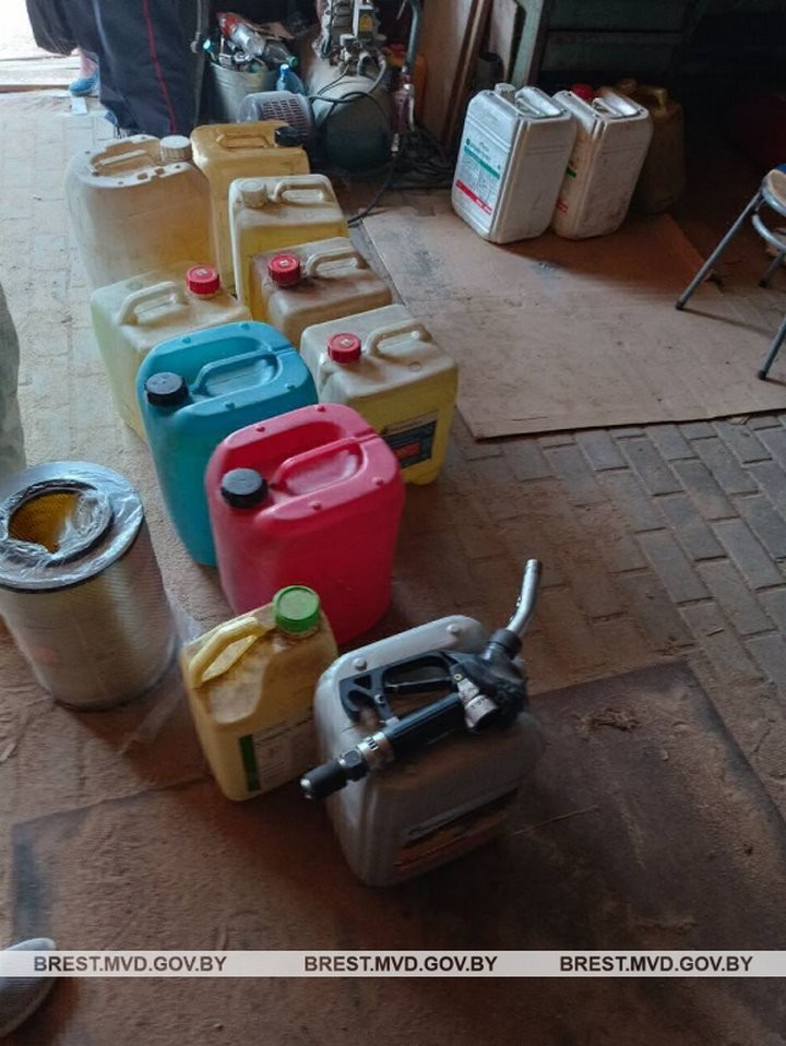 Житель Ляховичского района воровал топливо с предприятия, на котором работает