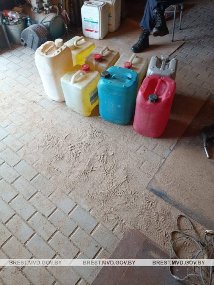 Житель Ляховичского района воровал топливо с предприятия, на котором работает