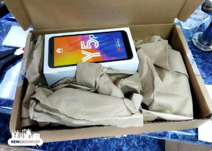 Белорус переиграл «разводил» и добился обещанного смартфона