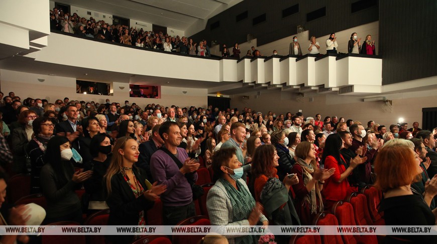 Спектаклем «Не покидай меня» открылся фестиваль «Белая Вежа» в Бресте