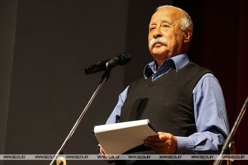 Спектаклем «Не покидай меня» открылся фестиваль «Белая Вежа» в Бресте