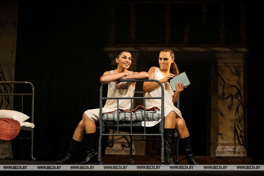 Спектаклем «Не покидай меня» открылся фестиваль «Белая Вежа» в Бресте