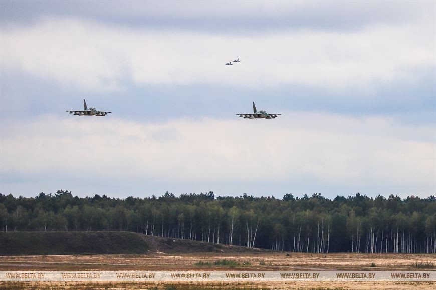 Танки, артиллерия, авиация... Фоторепортаж с учений под Брестом