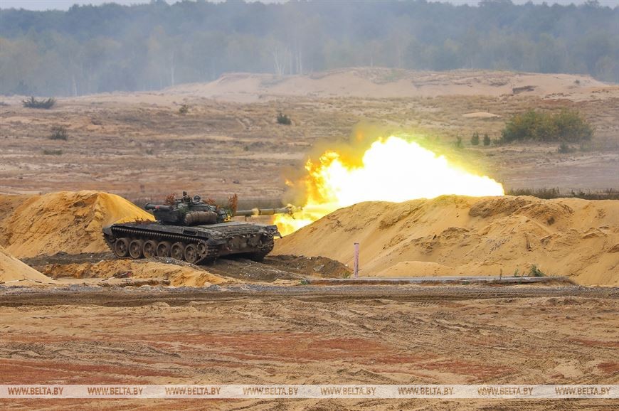 Танки, артиллерия, авиация... Фоторепортаж с учений под Брестом