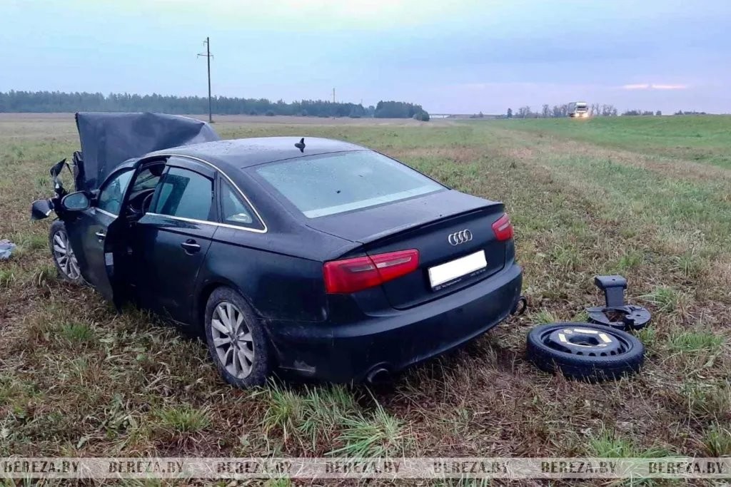 В Березовском районе столкнулись грузовик и легковушка