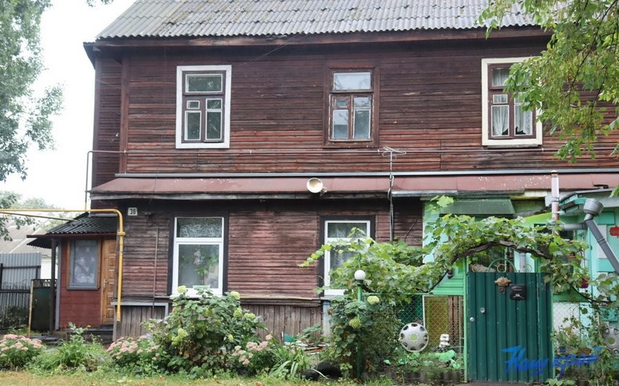 Из трехкомнатной квартиры – в «барак». Жителя Брестской области выселили из жилья за долги