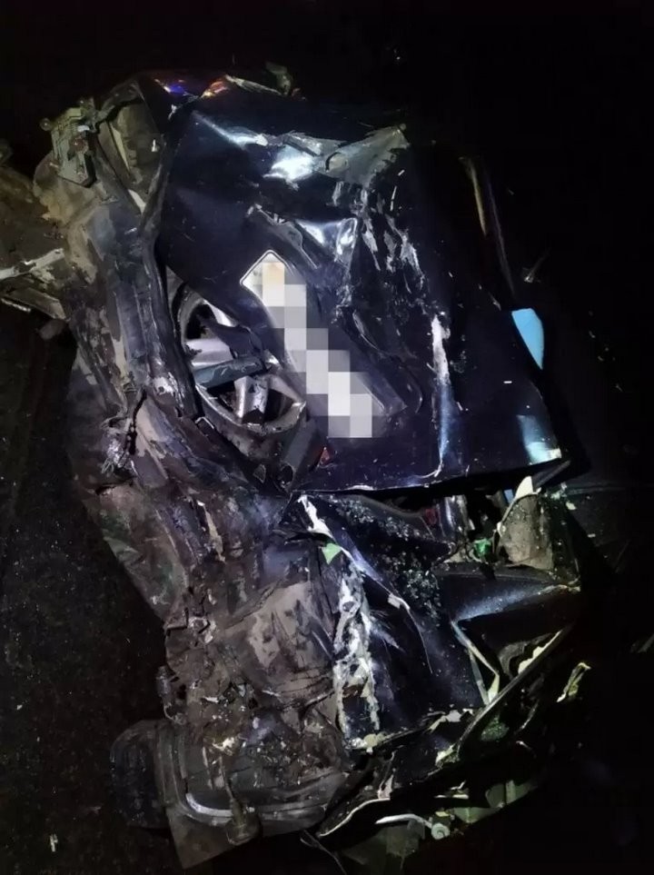 Авария на М1: мужчина чинил порвавшийся при буксировке трос, когда в него «влетел» ГАЗ