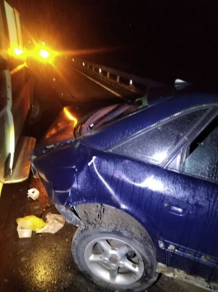 Авария на М1: мужчина чинил порвавшийся при буксировке трос, когда в него «влетел» ГАЗ