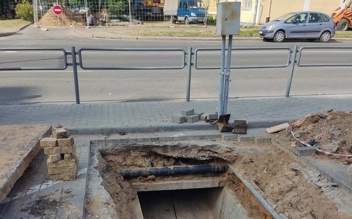 Уникальное инженерное решение придумали в Барановичах - как проложить трубы, не нарушая дорожное покрытие