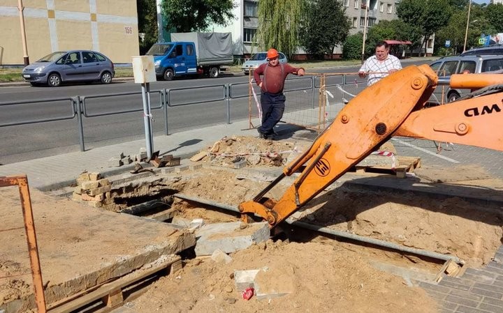 Уникальное инженерное решение придумали в Барановичах - как проложить трубы, не нарушая дорожное покрытие