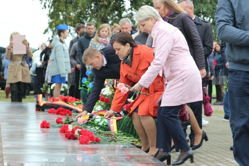 В Жабинковском районе реконструировали мемориал сожженной 80 лет назад деревне