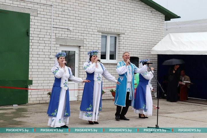 Молочно-товарная ферма торжественно введена в строй в Ковнятине (Брестская область)