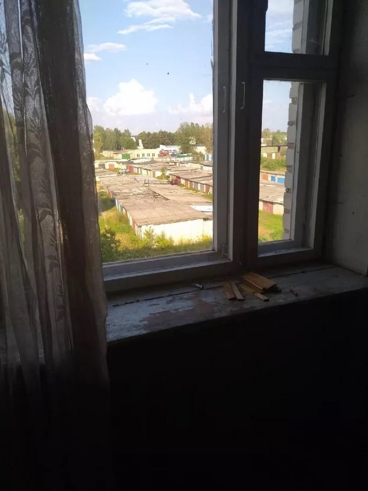 Выпускнице медколледжа выделили квартиру, в которой невозможно жить