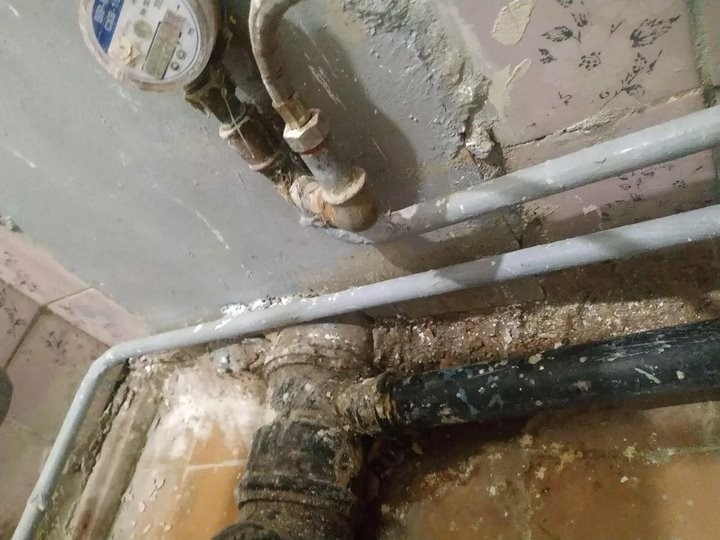 Выпускнице медколледжа выделили квартиру, в которой невозможно жить