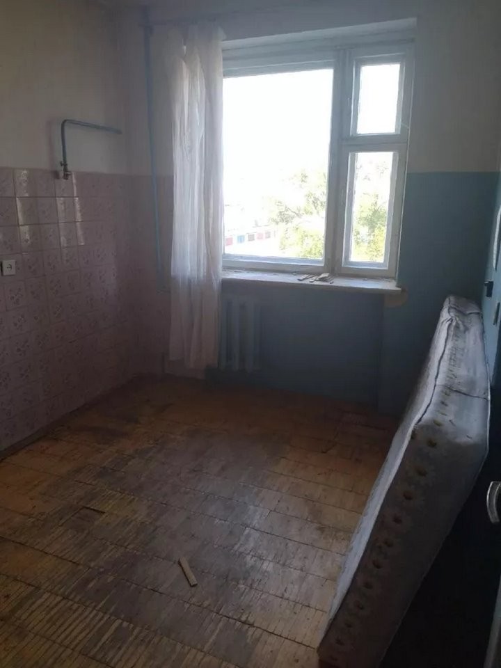 Выпускнице медколледжа выделили квартиру, в которой невозможно жить