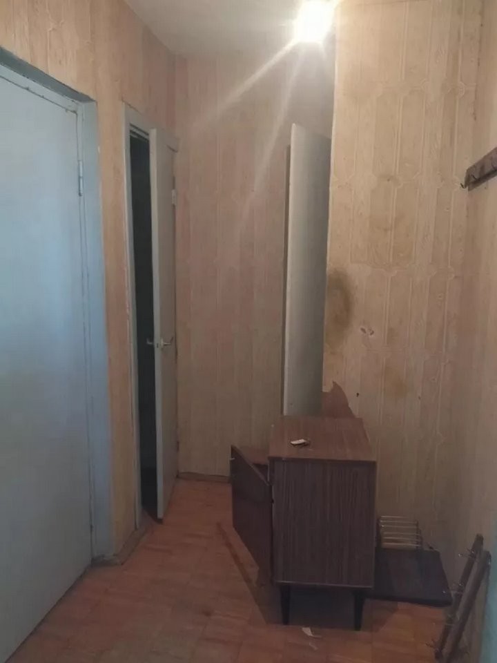 Выпускнице медколледжа выделили квартиру, в которой невозможно жить