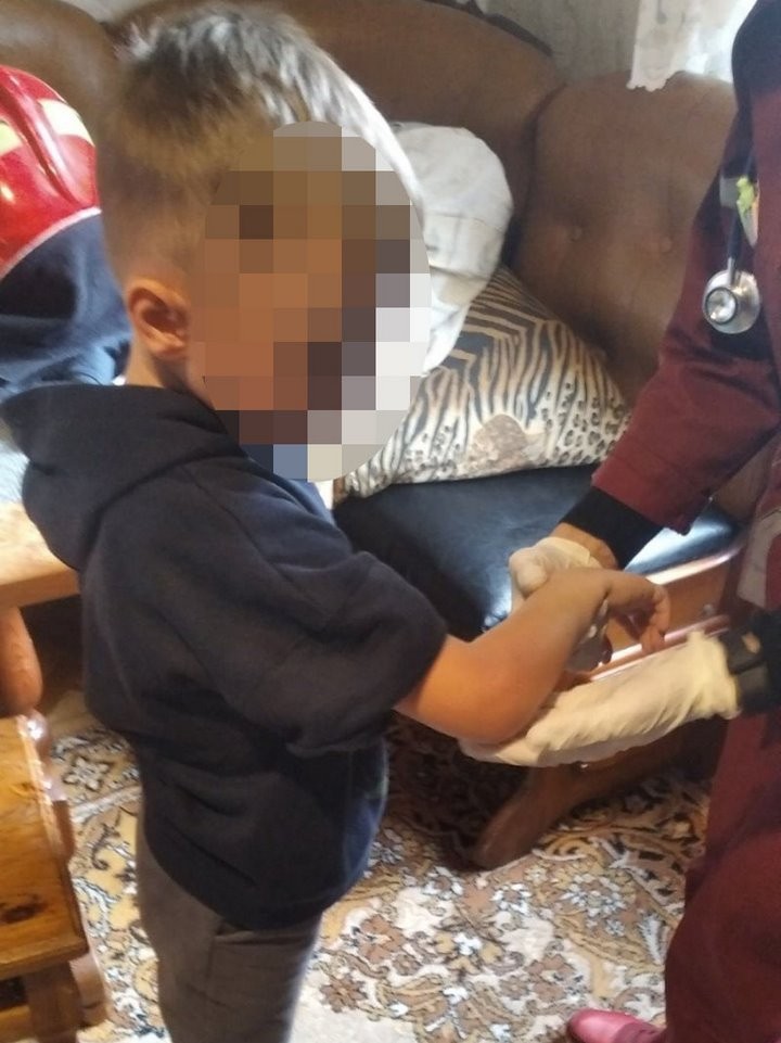 В Брестской области рука мальчика застряла в батарее