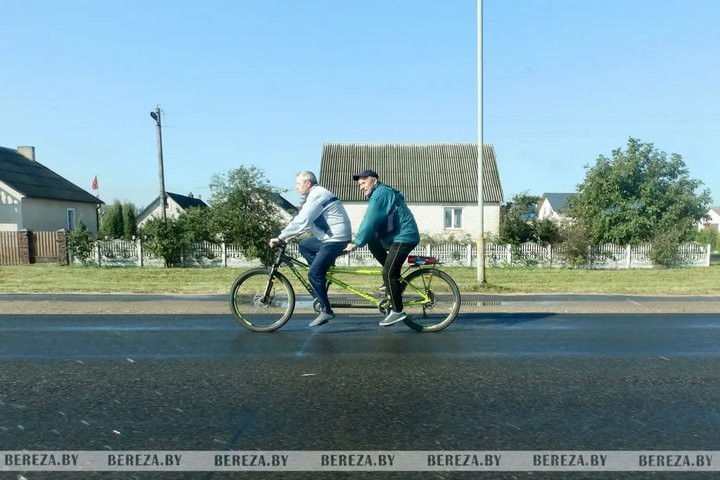 В Березовском районе прошел велопробег на тандемах