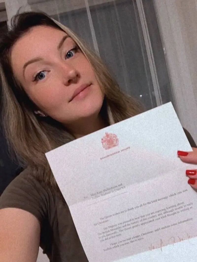 За подписью Ее Величества… Брестчанка со школьных лет хранит письмо от королевы Великобритании Елизаветы II, как семейную реликвию