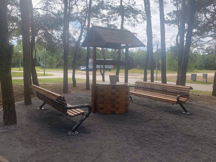 В Бресте в парке воинов-интернационалистов установлена новая композиция - «У колодца»