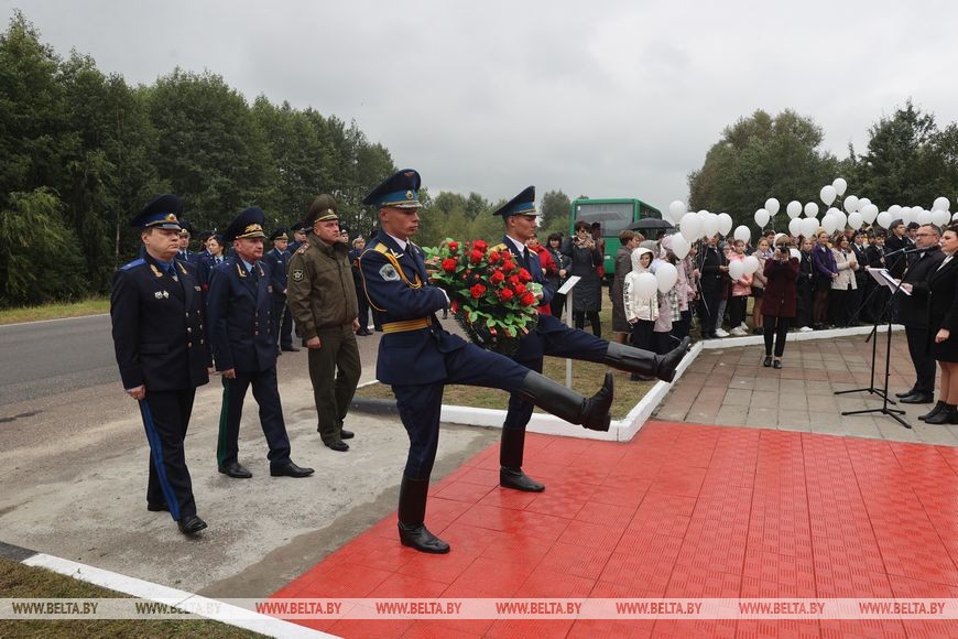 Память расстрелянных фашистами 80 лет назад воспитанников детского дома почтили в Брестском районе
