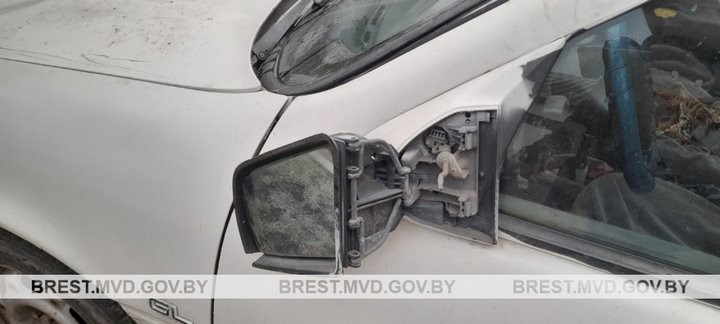 Водитель заступился за пассажира – получил удар в голову и битую машину. Случай в Брестской области