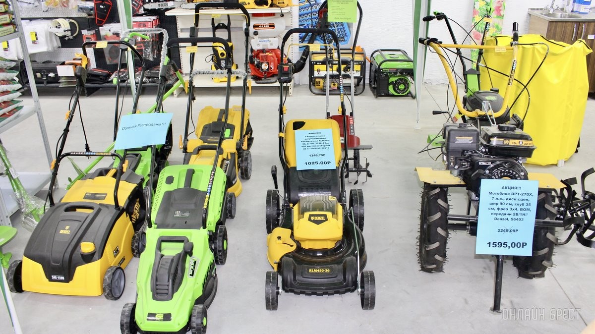 От самореза до инструмента. Большой магазин строительных материалов «А-Центр» компании «АмайзТрейд» открылся в центре Бреста. Почему такие приятные цены?