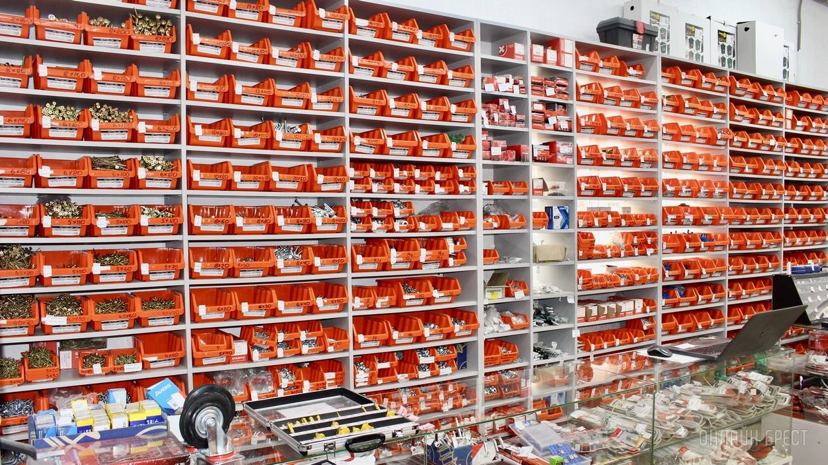 От самореза до инструмента. Большой магазин строительных материалов «А-Центр» компании «АмайзТрейд» открылся в центре Бреста. Почему такие приятные цены?