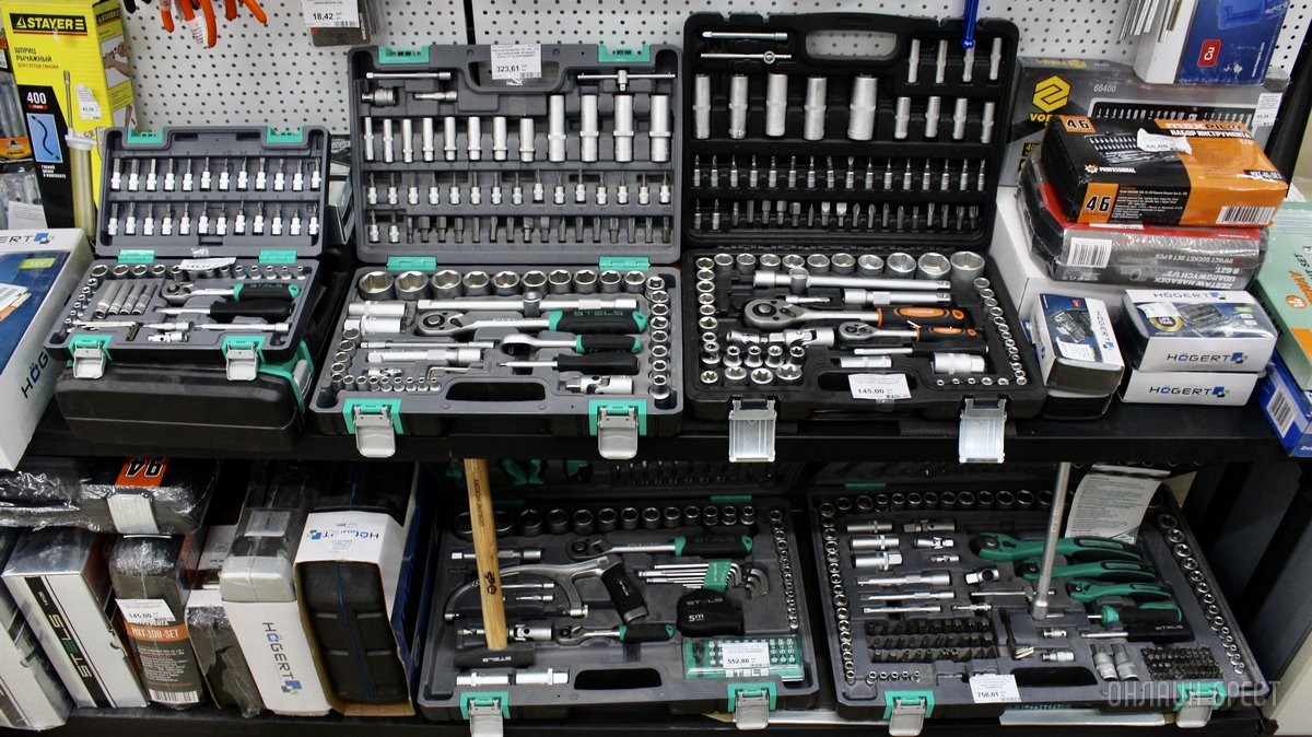 От самореза до инструмента. Большой магазин строительных материалов «А-Центр» компании «АмайзТрейд» открылся в центре Бреста. Почему такие приятные цены?