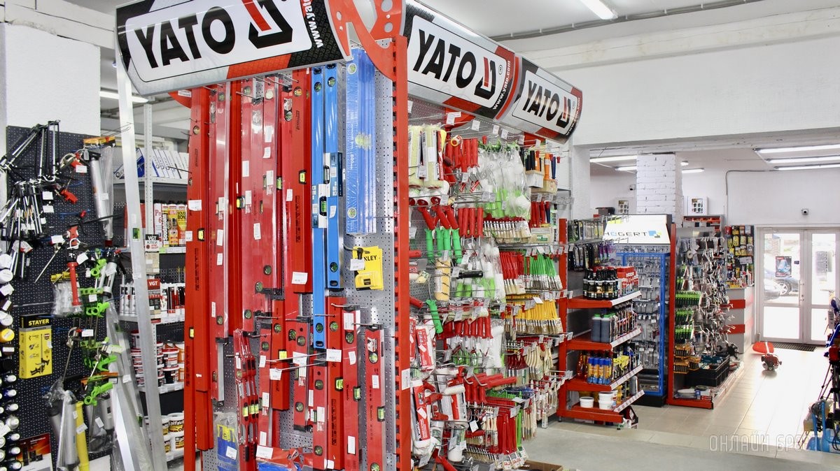 От самореза до инструмента. Большой магазин строительных материалов «А-Центр» компании «АмайзТрейд» открылся в центре Бреста. Почему такие приятные цены?