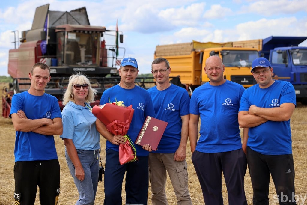 Брестская область первой в стране намолотила миллион тонн зерна